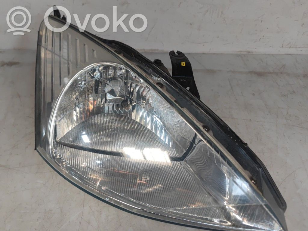 Ford Focus Headlight/headlamp 