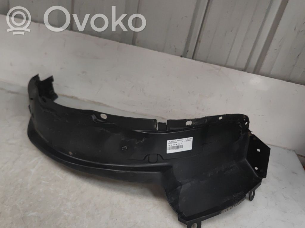 Front wheel arch liner splash guards