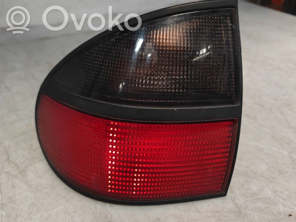 Renault Laguna I Lampa tylna 