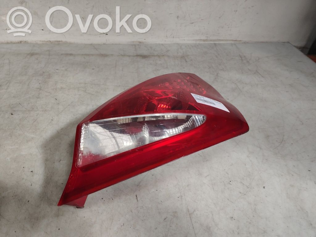 Ford Fiesta Aizmugurējais lukturis virsbūvē 