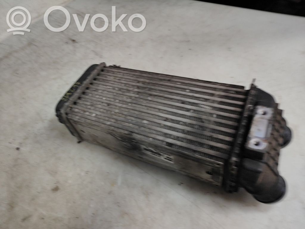 Peugeot 206 Interkūlerio radiatorius 