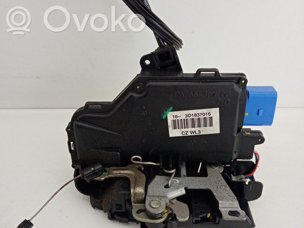 Volkswagen Golf V Front door lock 
