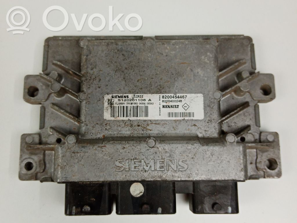 Motorsteuergerät/-modul   8200454467,8200400246SIM32,S120201108ASIEMENS