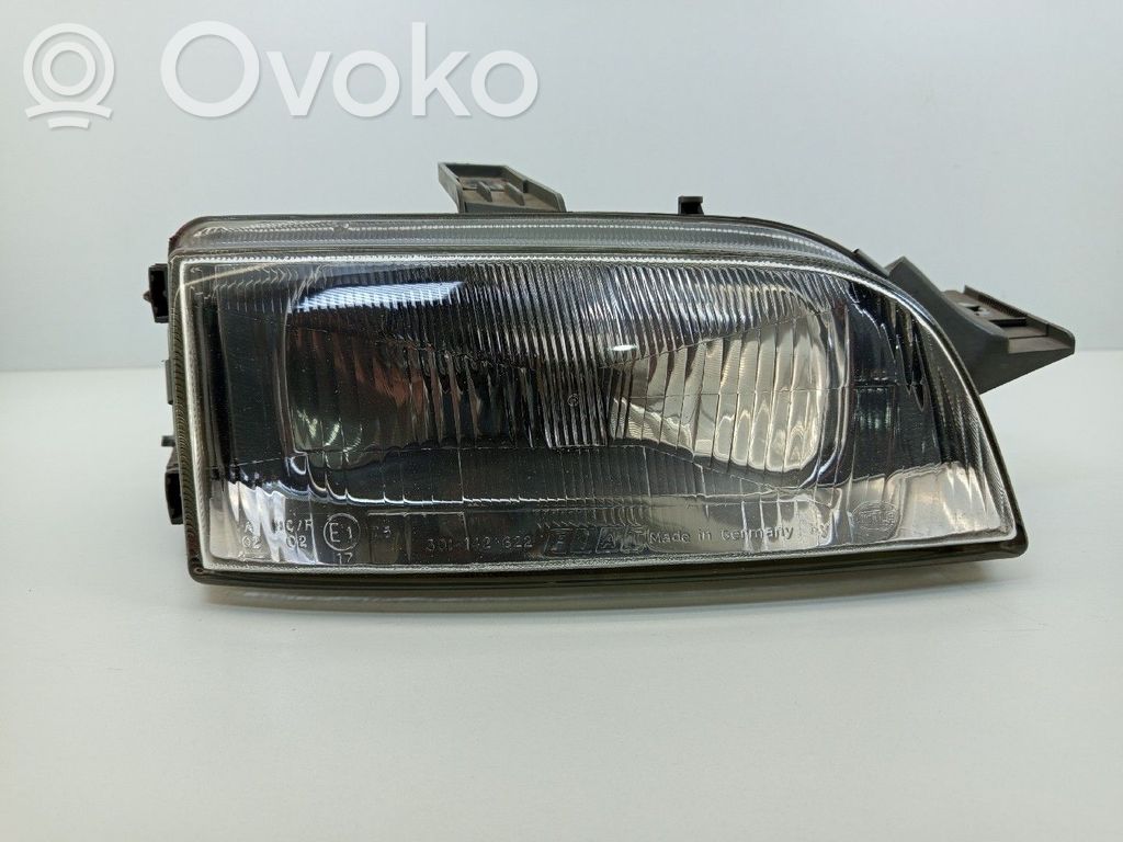 Fiat Punto (176) Lampa przednia 