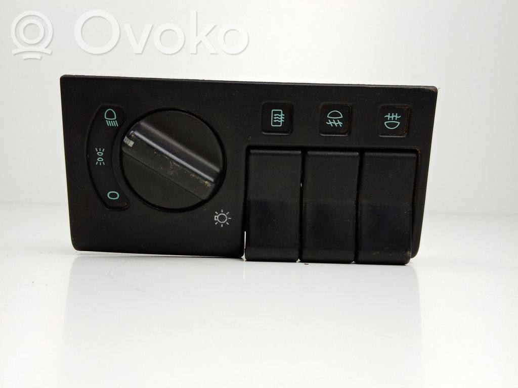 Light switch   447853