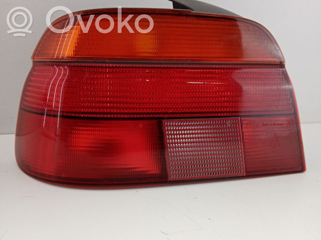Takaluukun takavalot   8358031,2VP00724001,HELLA