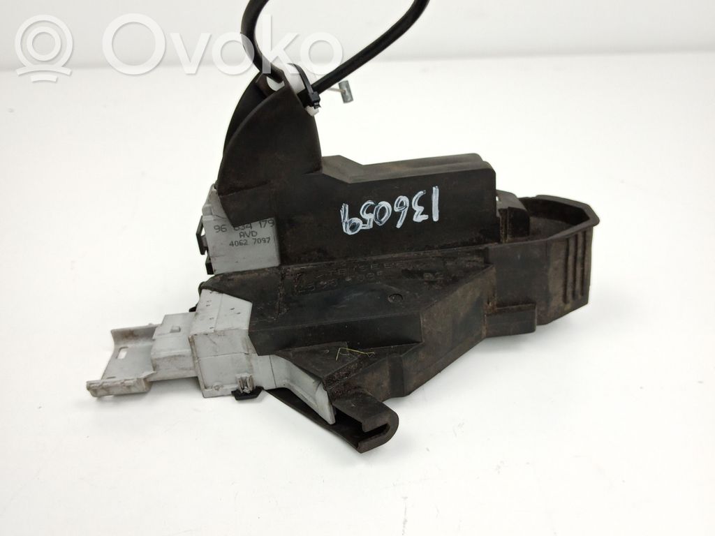 Front door lock   9683417980