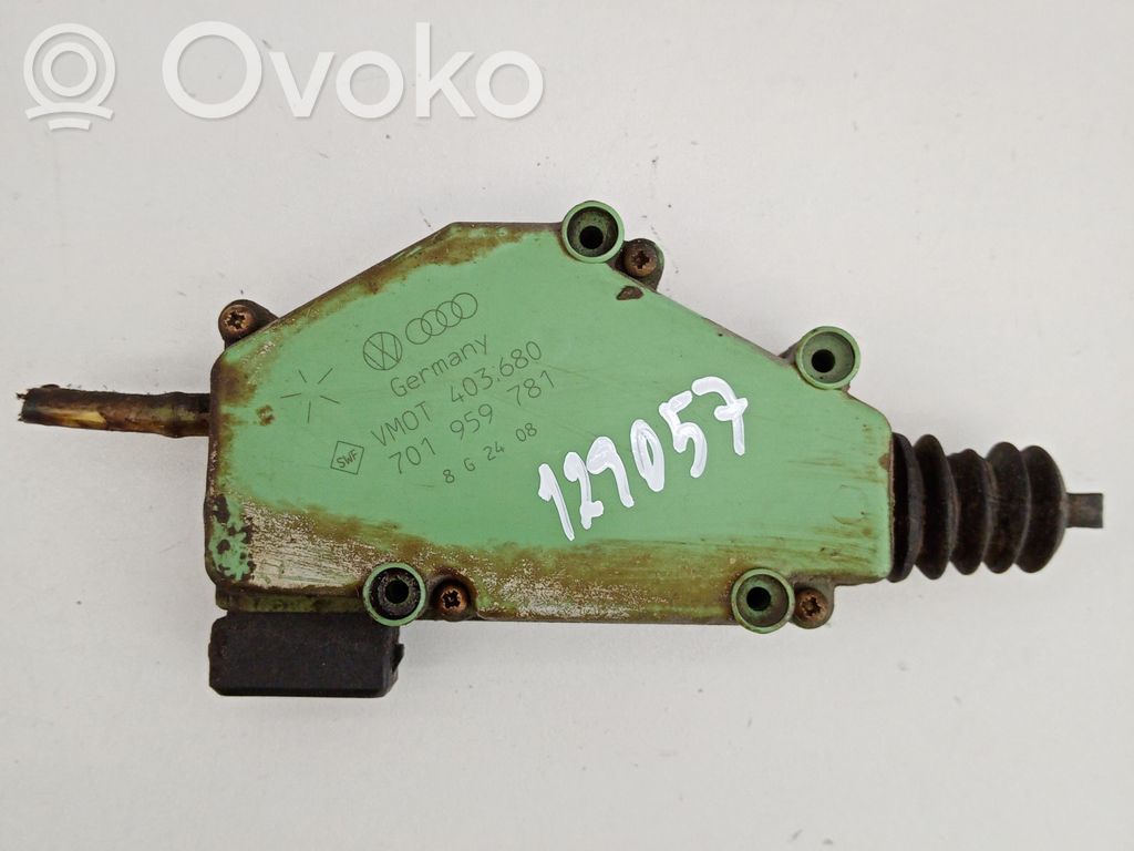 Zamek drzwi tylnych samochodów dostawczych   VWOT403680,701959781,8G2408