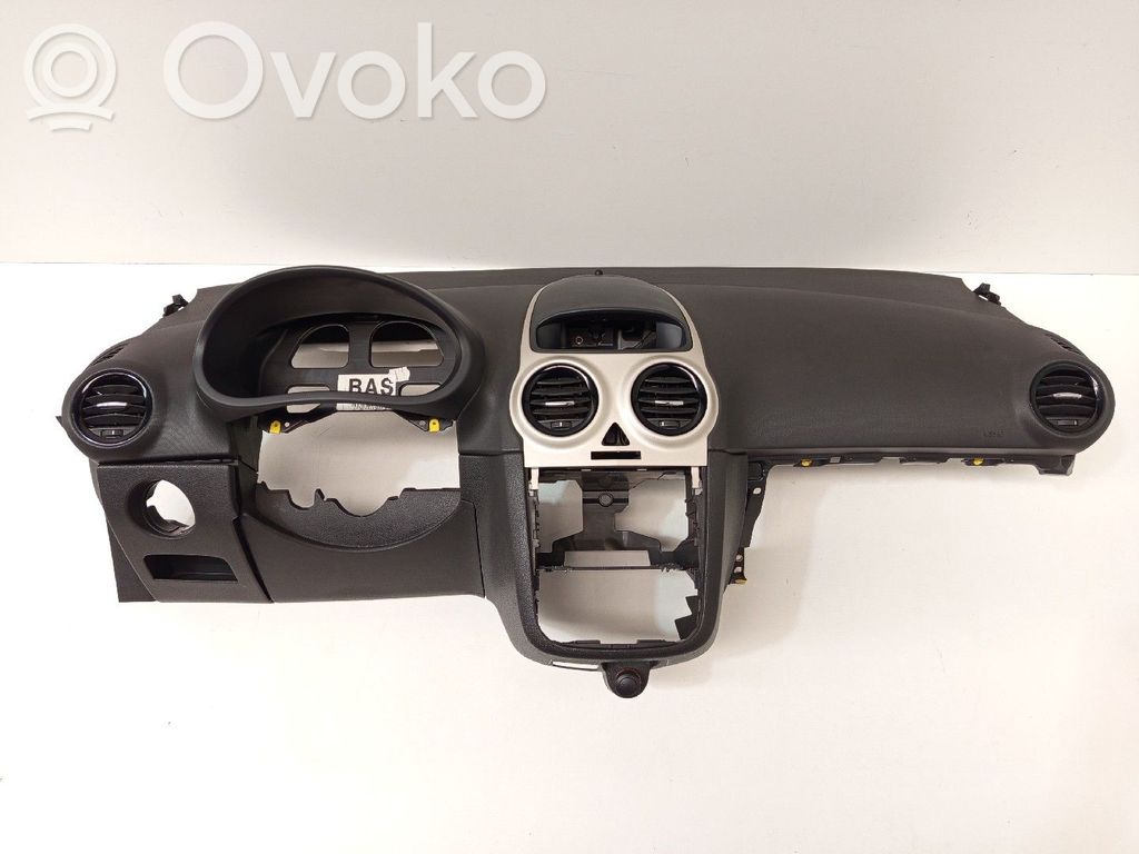 Opel Corsa D Dashboard 