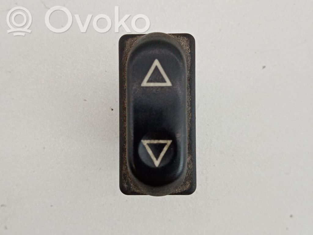 Peugeot 106 Elektrisko logu slēdzis 