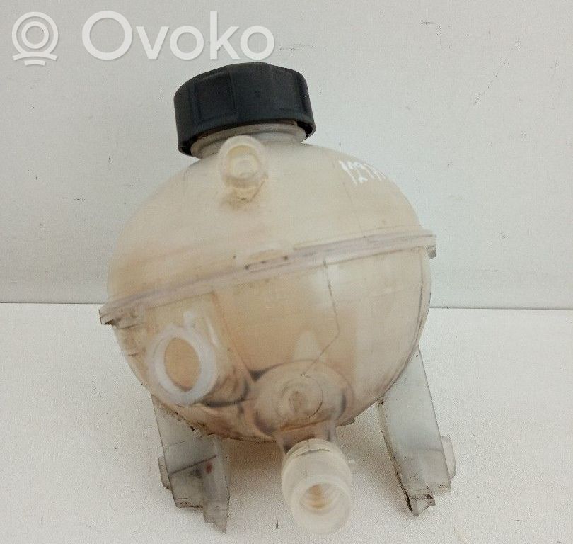 Peugeot 308 Coolant expansion tank/reservoir 