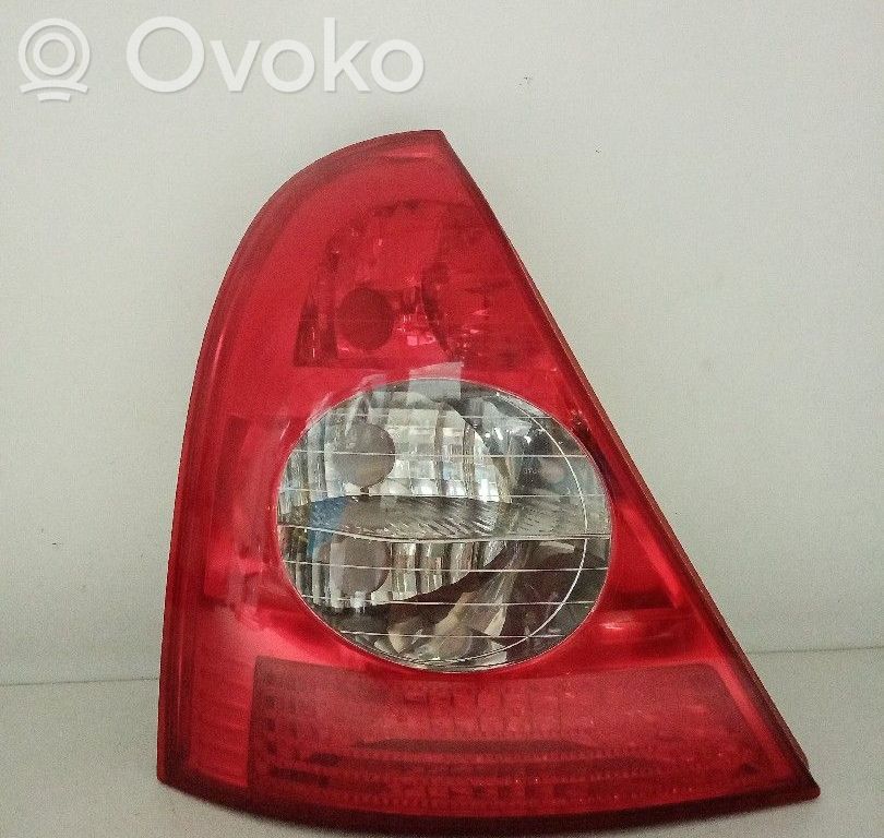 Renault Clio II Aizmugurējais lukturis pārsegā 