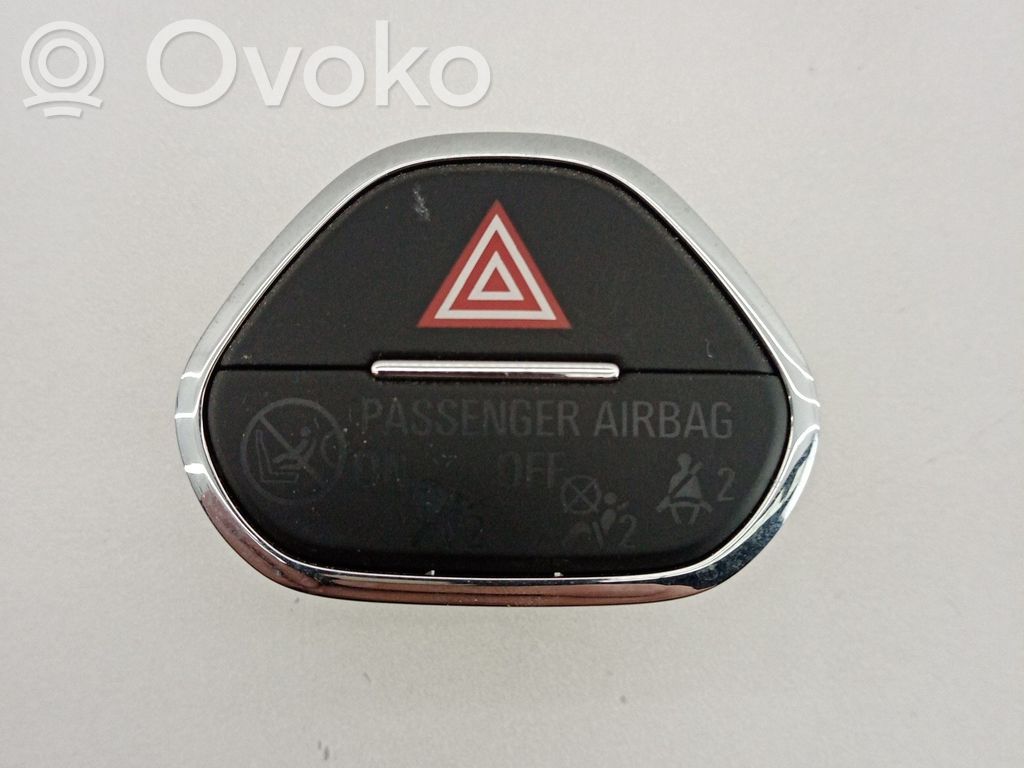 Opel Corsa E Botón interruptor de luz de peligro 