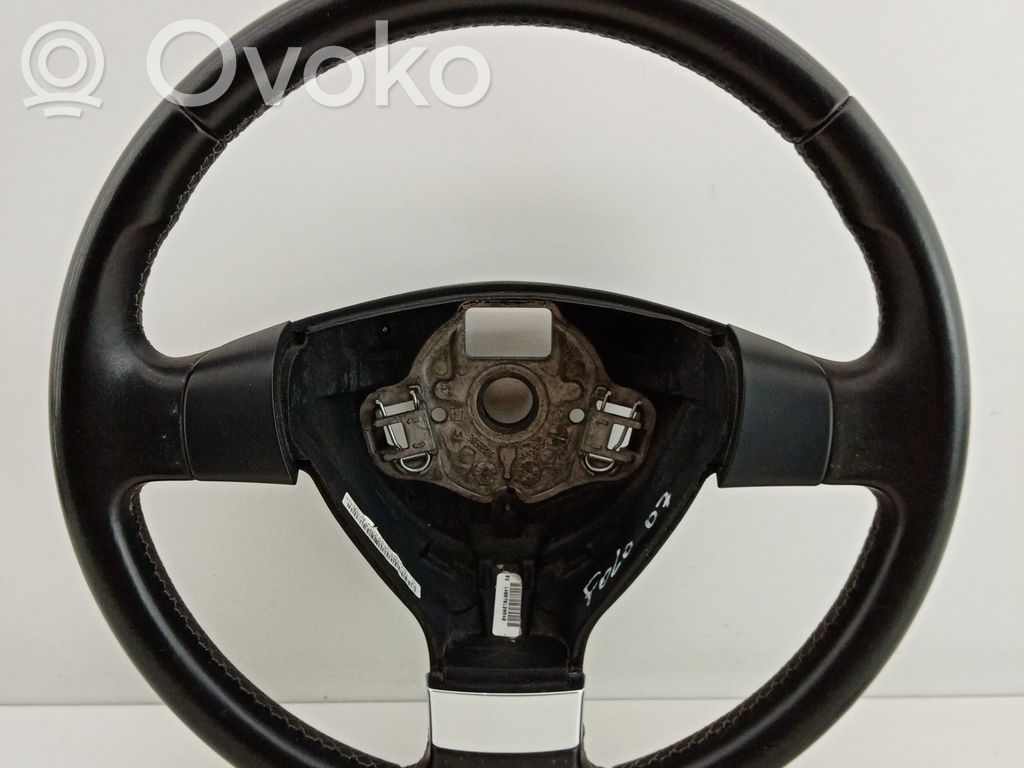Volkswagen Polo IV 9N3 Steering wheel 