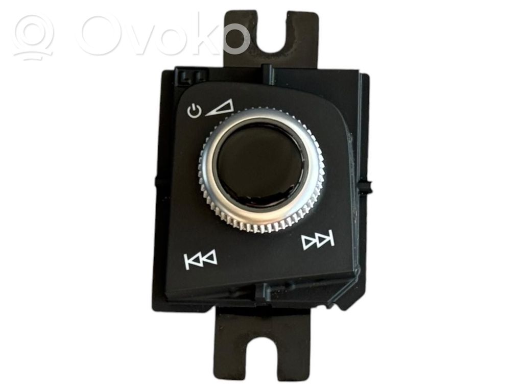 Audi A5 Sound control switch 