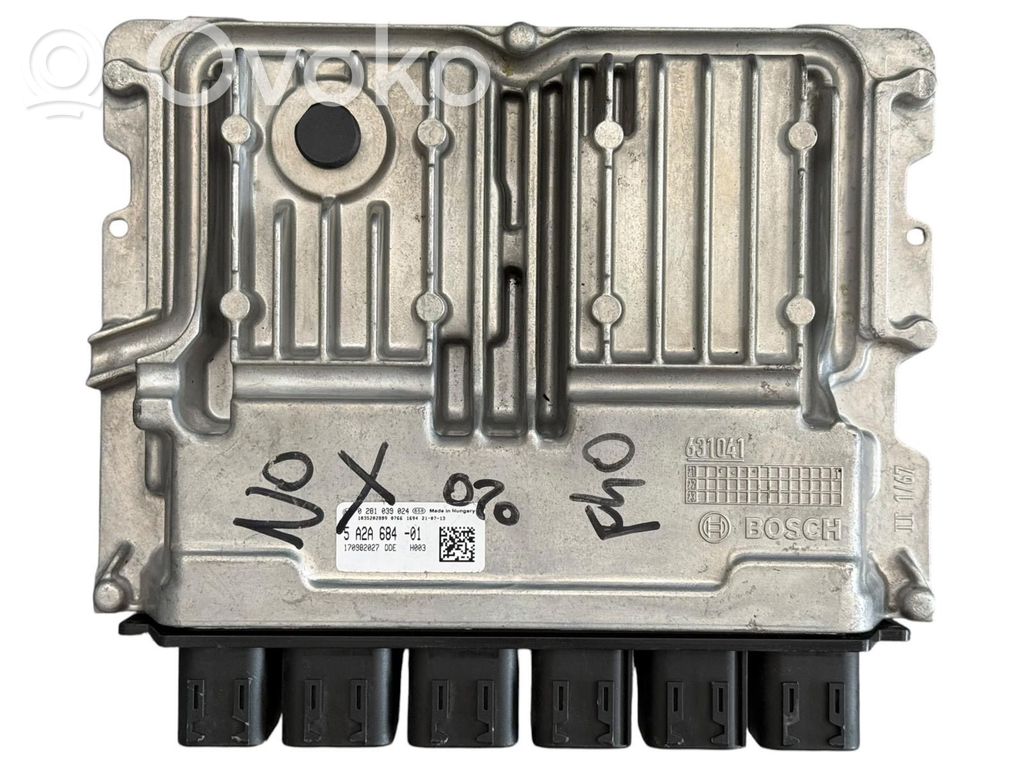 BMW 1 F40 Engine control unit/module 