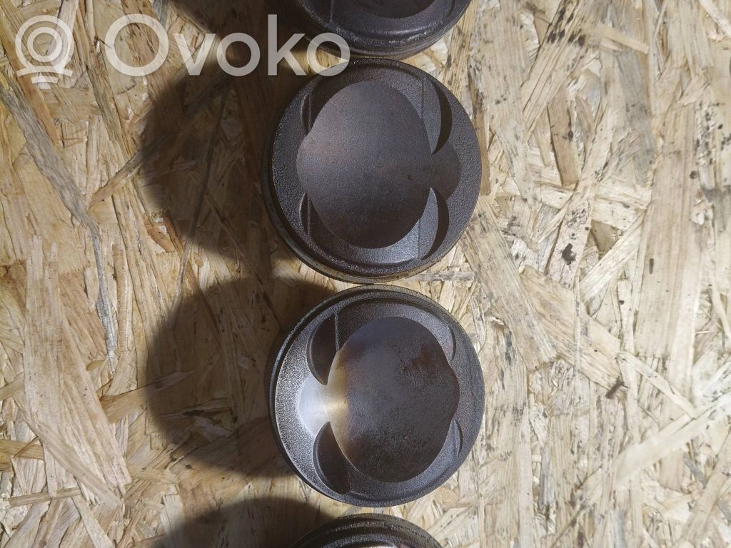 Audi A4 S4 B9 Piston 