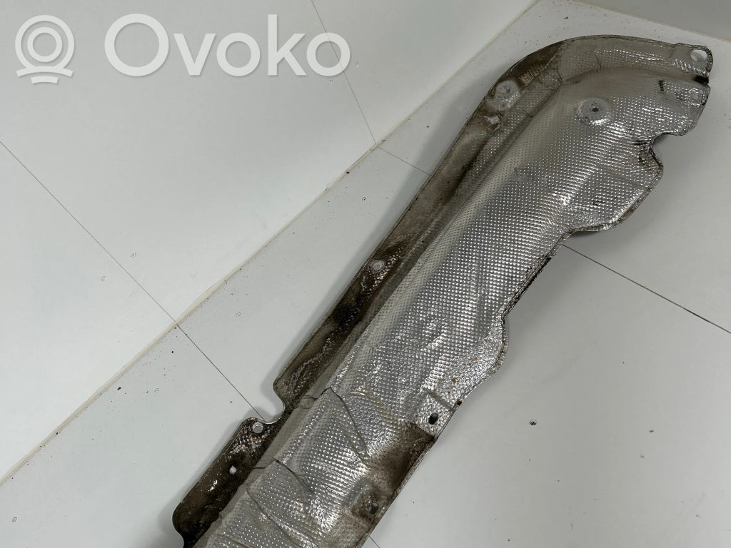 BMW 5 F10 F11 Protección térmica del escape 