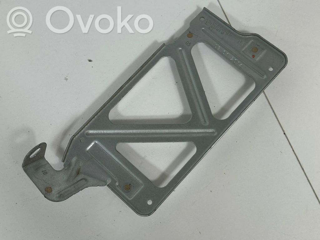 BMW 5 F10 F11 Intercooler pipe mounting bracket 