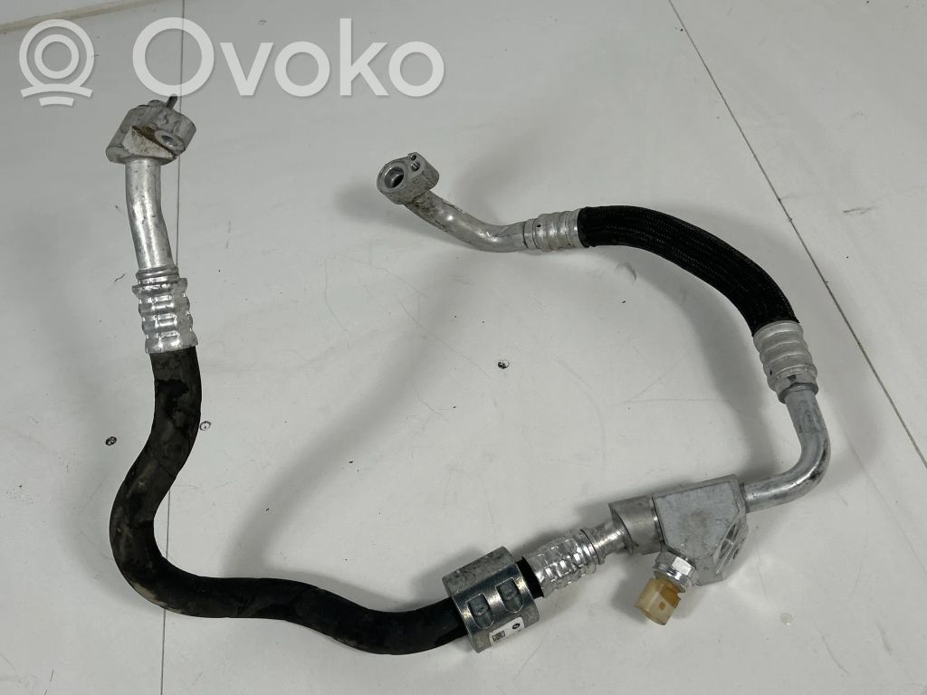Ilmastointilaitteen putki (A/C)   5A01C49