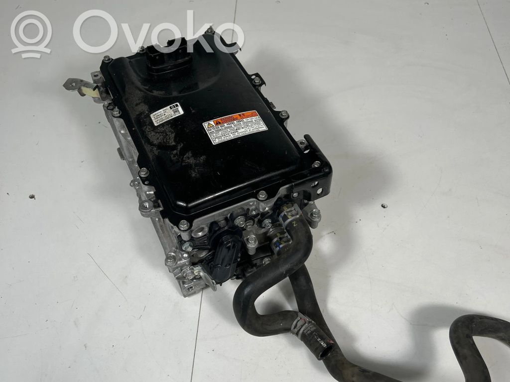 Toyota C-HR I Voltage converter inverter 