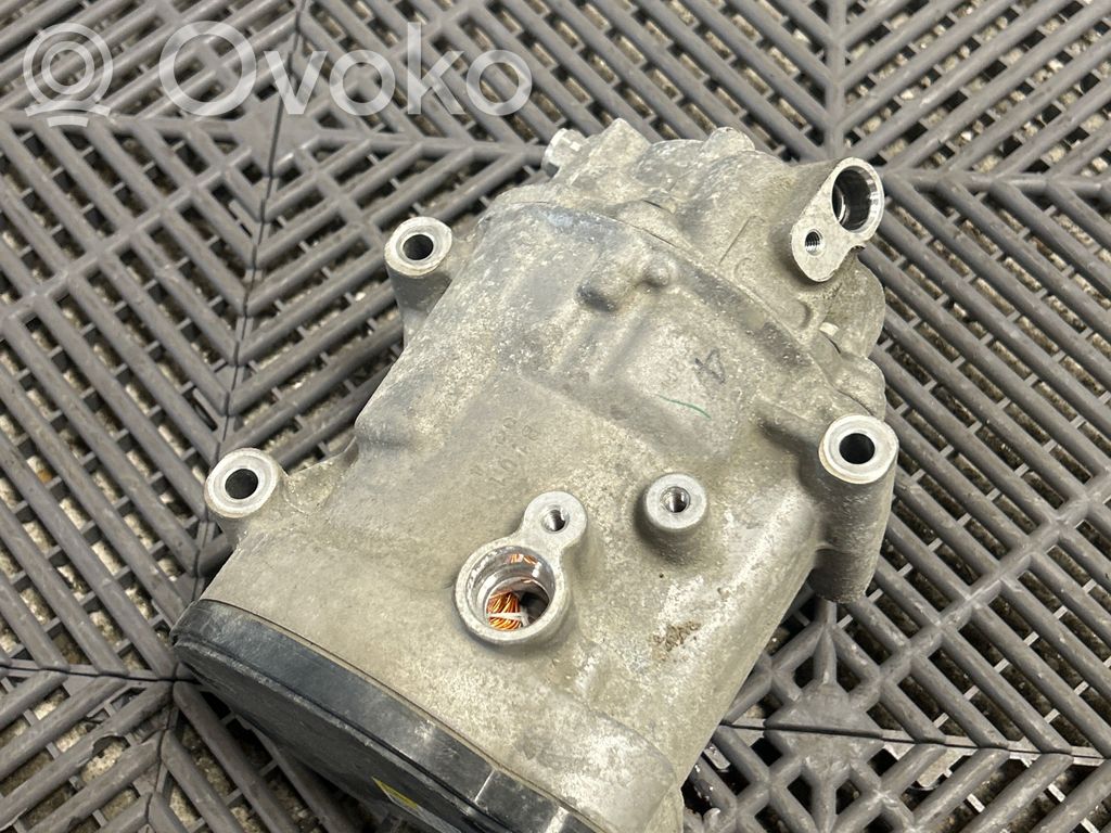 Toyota Corolla E210 E21 Ilmastointilaitteen kompressorin pumppu (A/C) 