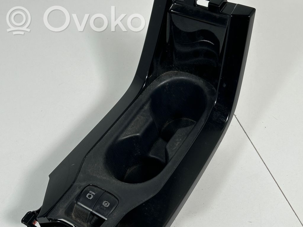 Toyota Corolla E210 E21 Mukiteline edessä 