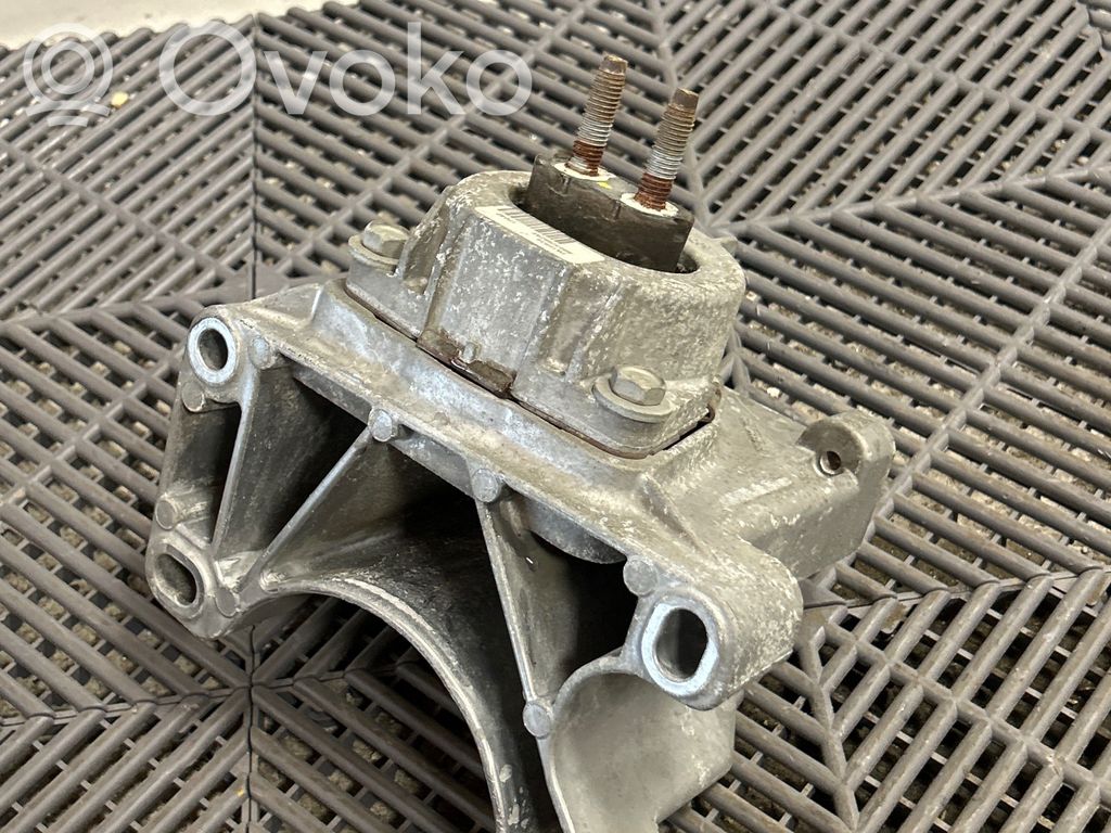 Dodge Durango Gearbox mounting bracket 