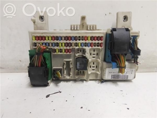 Ford C-MAX I Saugiklių blokas 
