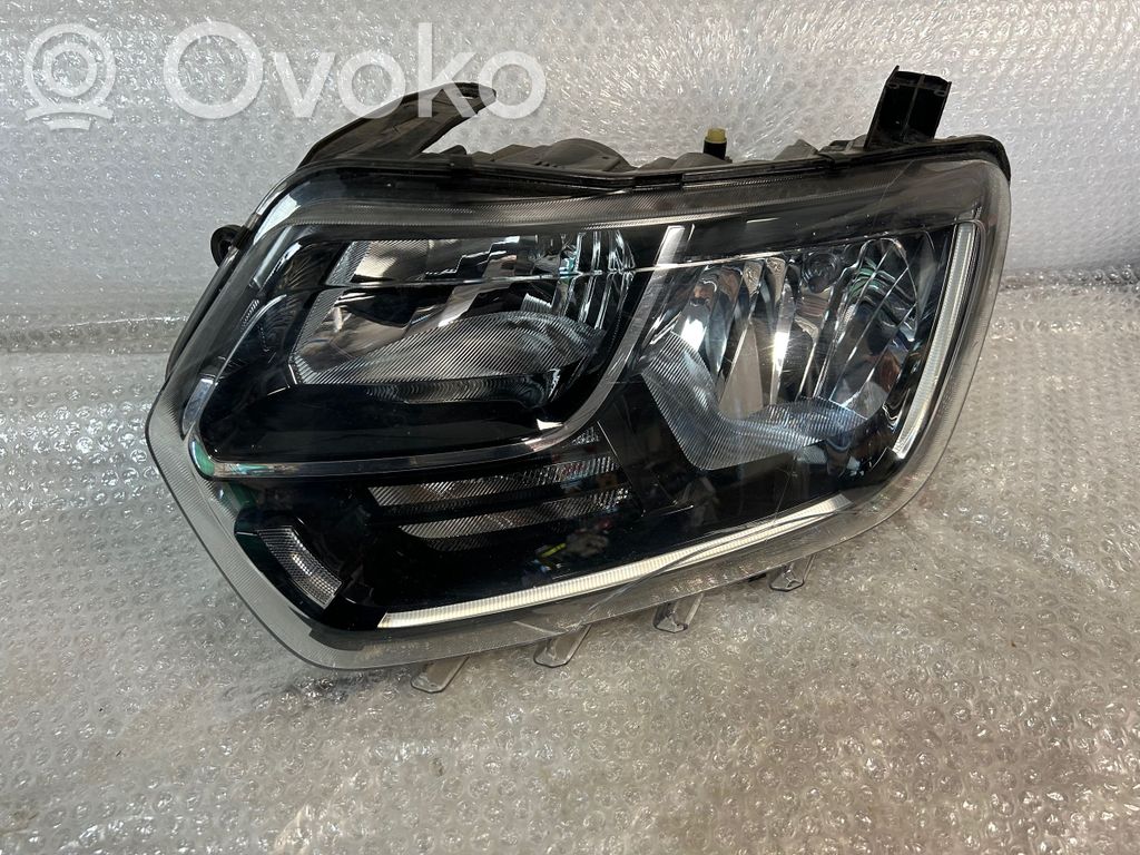 Dacia Duster II Lampa przednia 