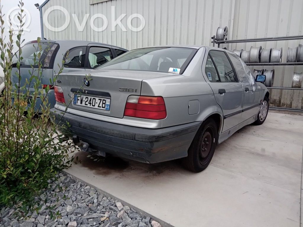BMW 3 E36 Szyba drzwi tylnych 