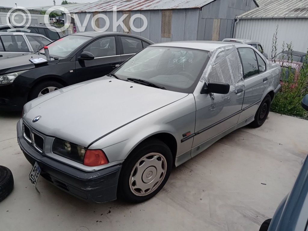 BMW 3 E36 Передний суппорт 