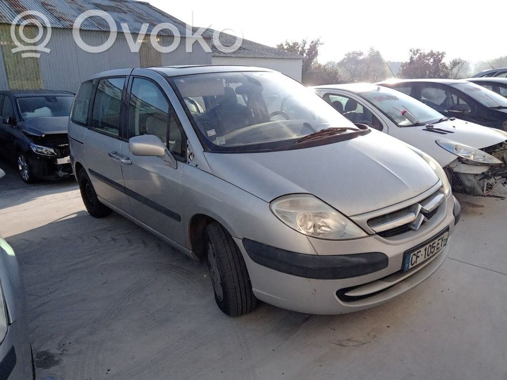 Citroen C8 Konepelti 