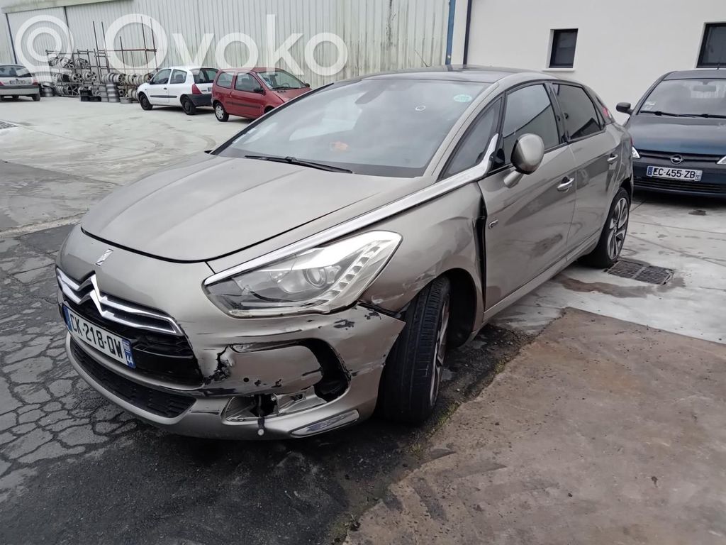 Citroen DS5 Priekšpusē slēdzene 