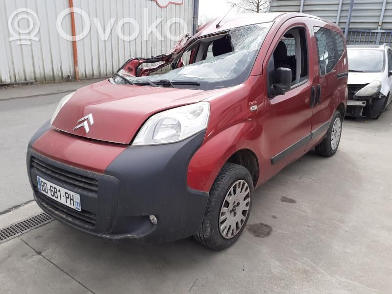 Dzinēja pārsegs (vāks)   7901Q1