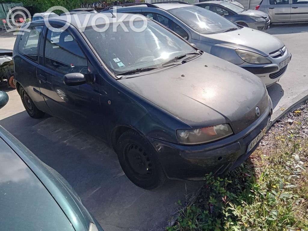 Fiat Punto (188) Priekšpusē slēdzene 