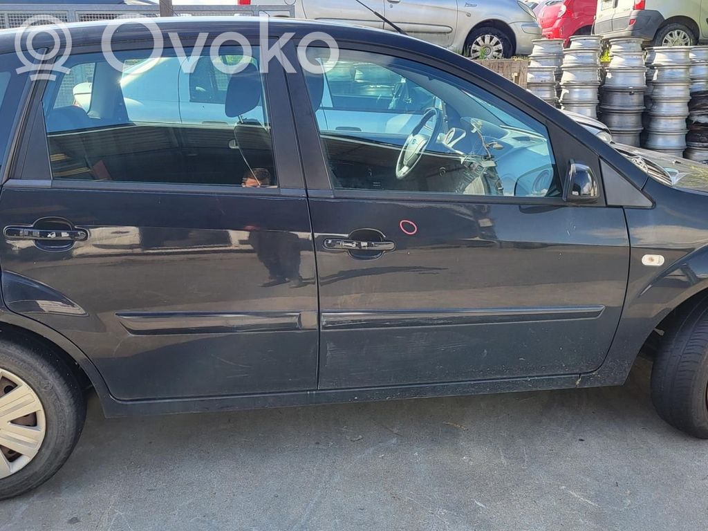 Ford Fiesta Дверь 