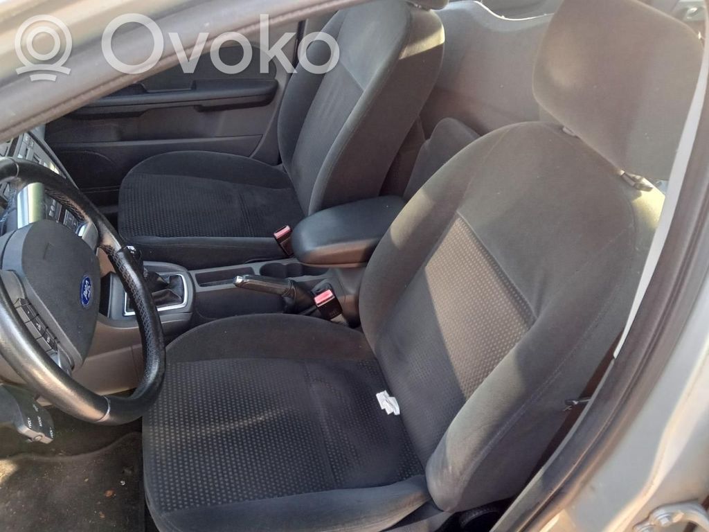 Ford Focus Klamra przedniego pasa bezpieczeństwa 