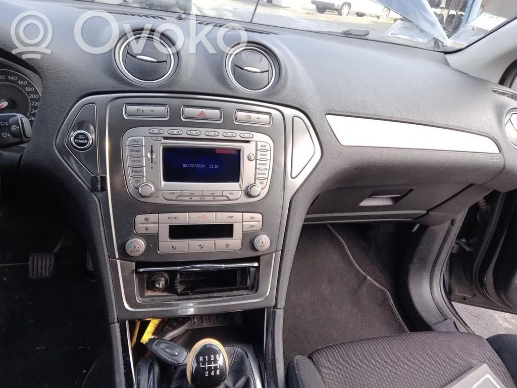 Ford Mondeo MK IV Kit de boîte à gants 