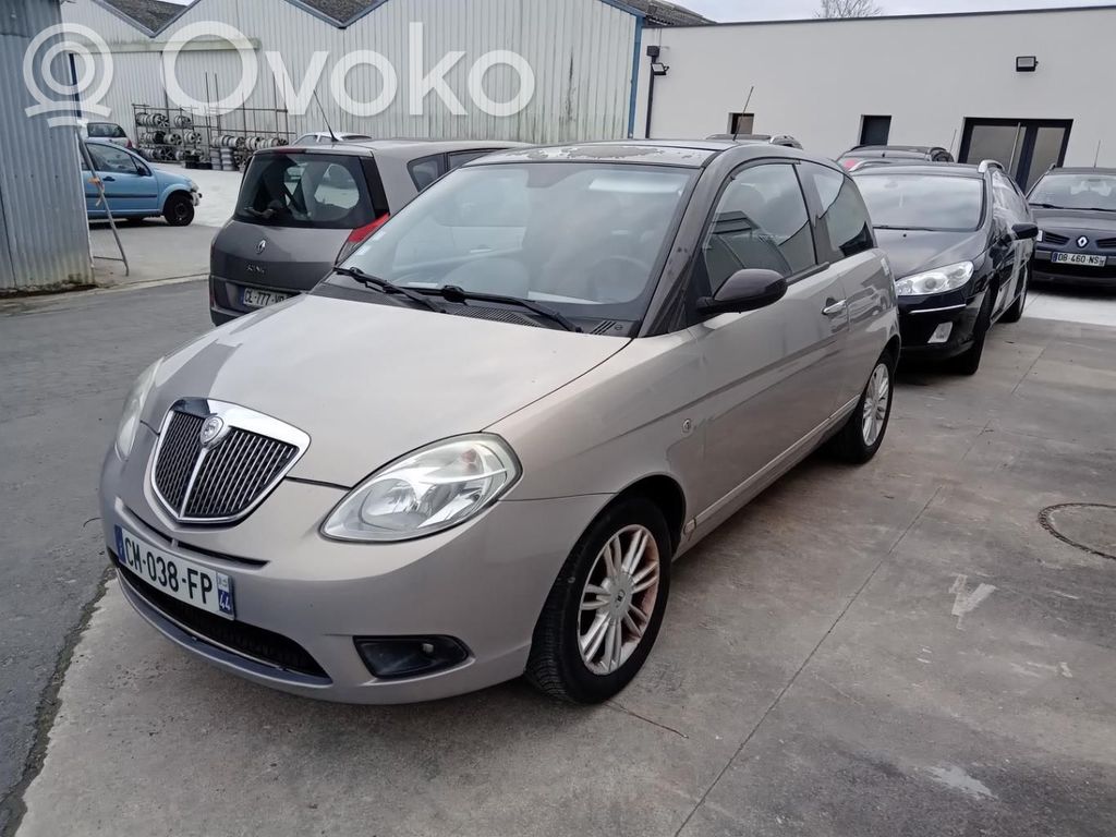 Lancia Ypsilon Etujarrusatula 