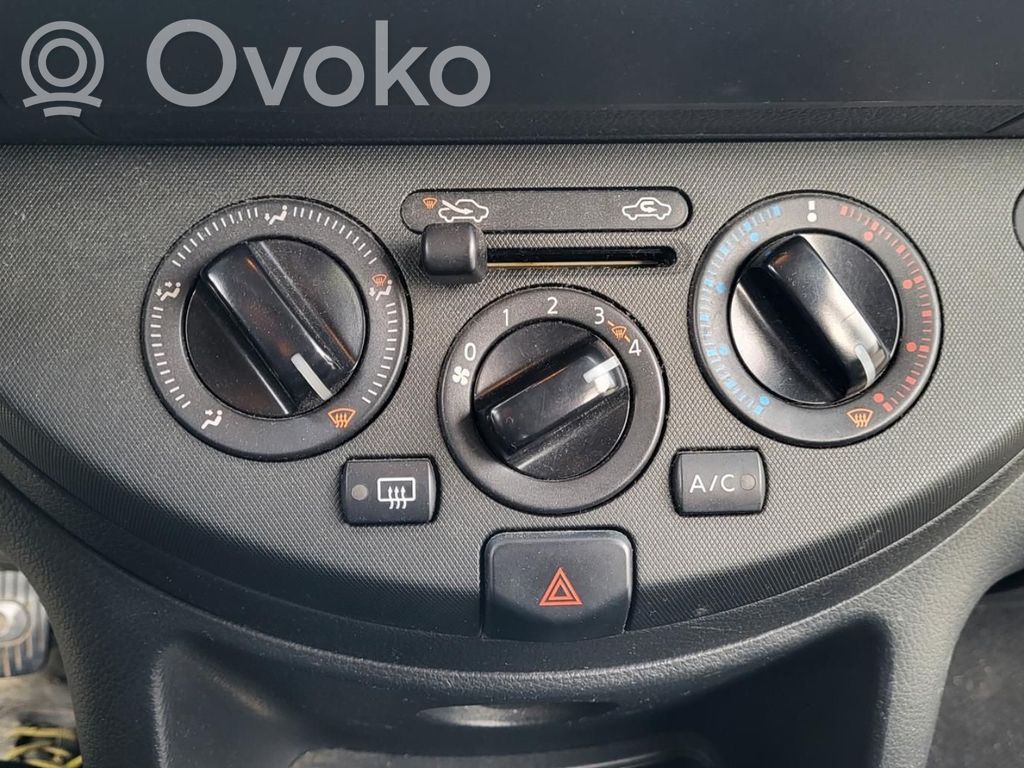 Nissan Note (E11) Climate control unit 