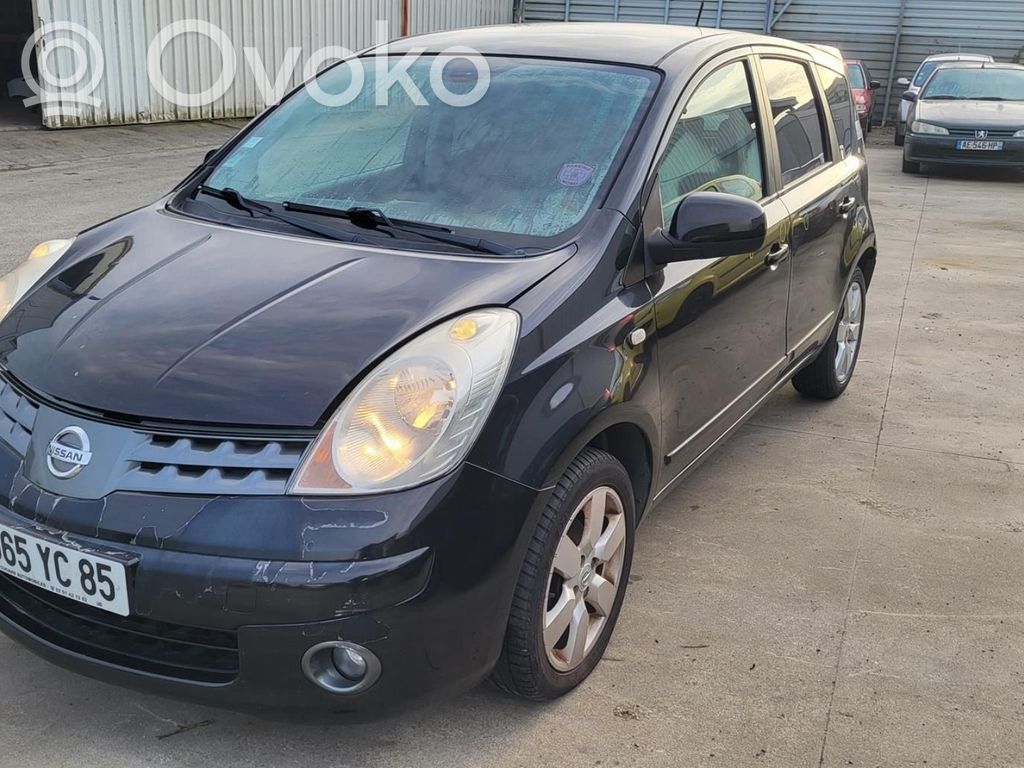 Nissan Note (E11) Priekšpusē slēdzene 
