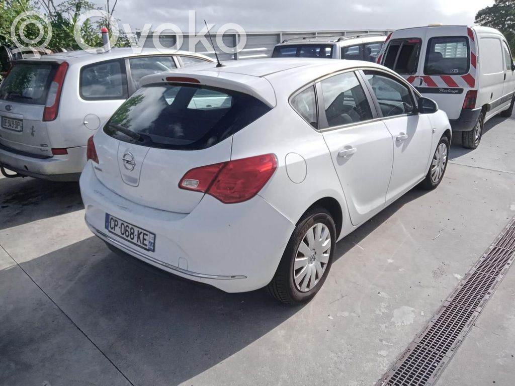 Opel Astra J Antena radiowa 