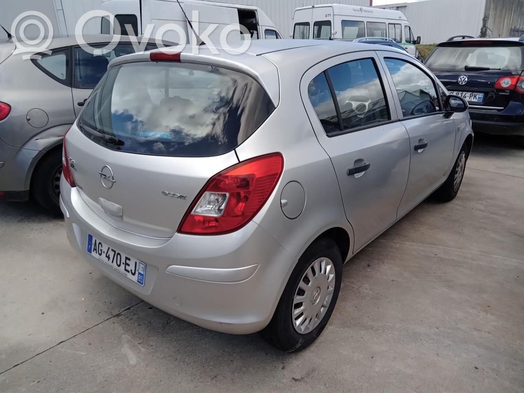 Opel Corsa D Galinės durys 