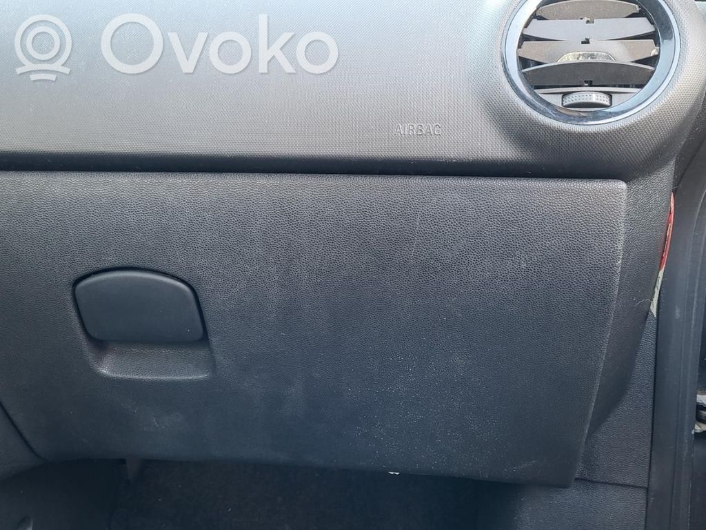 Opel Corsa D Daiktadėžės (bordačioko) komplektas 
