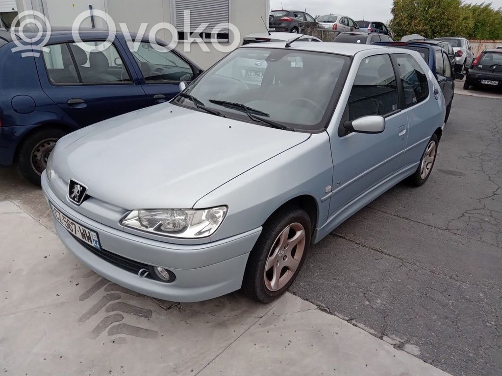 Peugeot 306 Zacisk hamulcowy przedni 