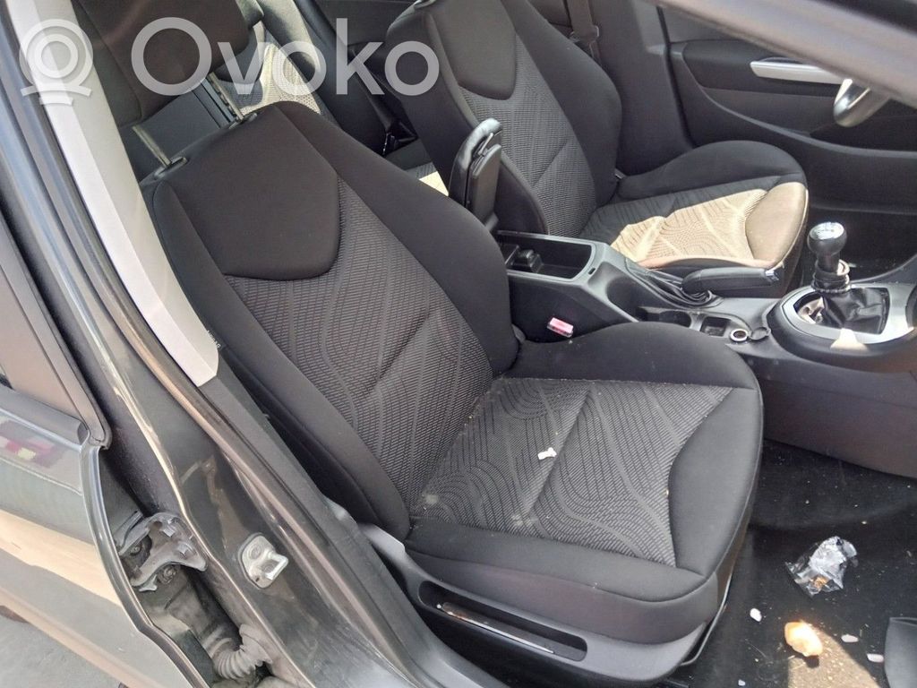 Peugeot 308 Etumatkustajan istuin 