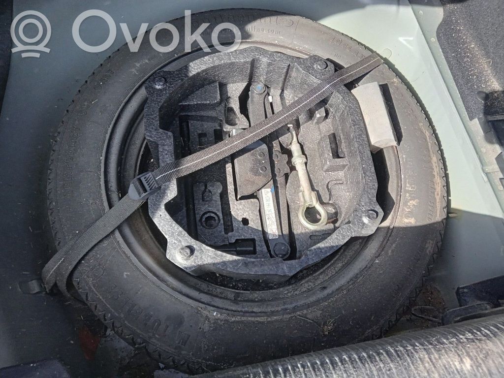 Peugeot 407 Tool set 