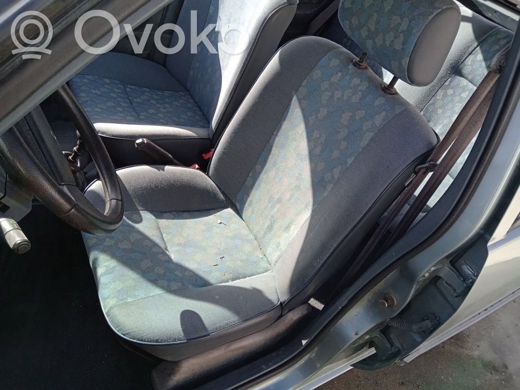 Renault Clio I Pas bezpieczeństwa fotela przedniego 