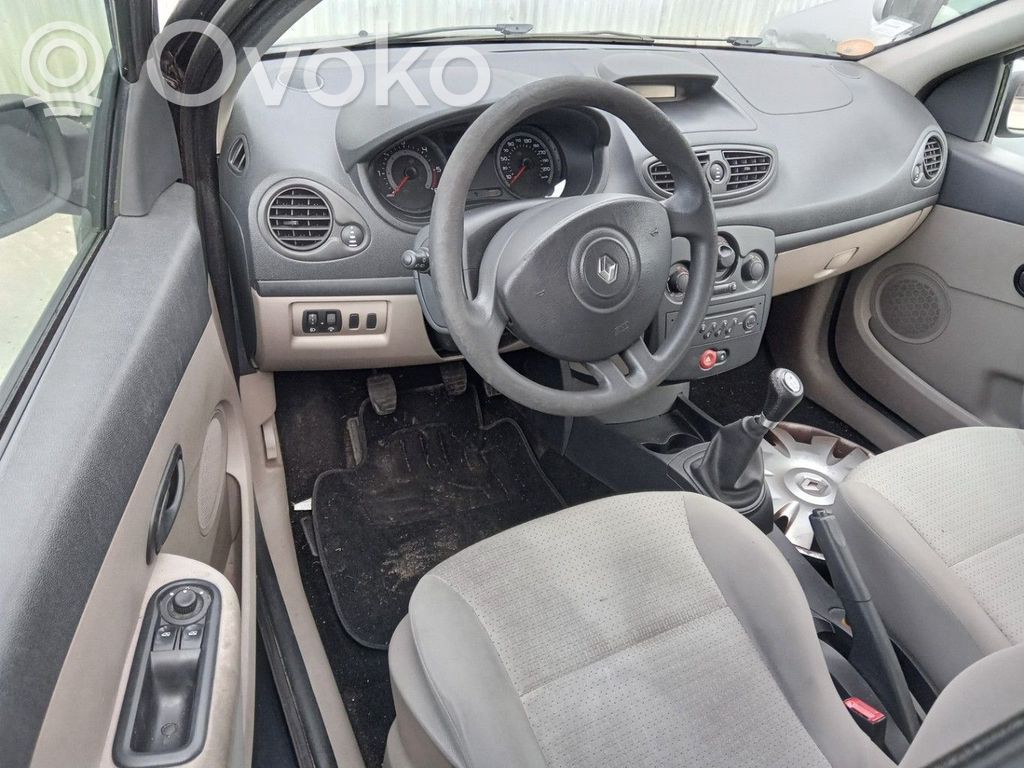 Renault Clio III Kojelauta 